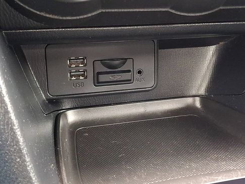 Used 2015 MAZDA MAZDA3 i Sport FWD image 24