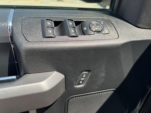Used 2018 Ford F150 XLT w/ Equipment Group 302A Luxury AWD/4WD image 13