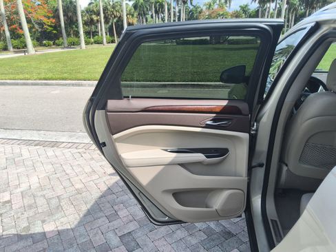 Used 2013 Cadillac SRX Luxury FWD image 26