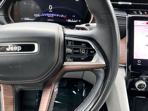 Used 2022 Jeep Grand Cherokee L Summit w/ Advanced Protech Group IV image 19