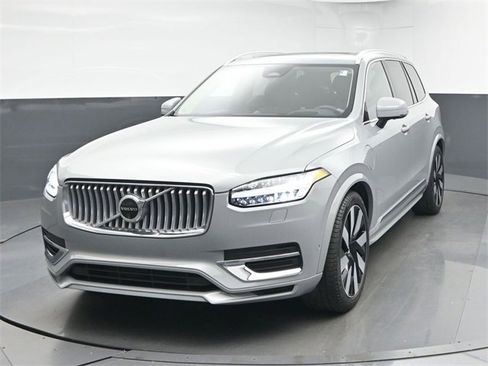 Used 2025 Volvo XC90 T8 Ultra image 3