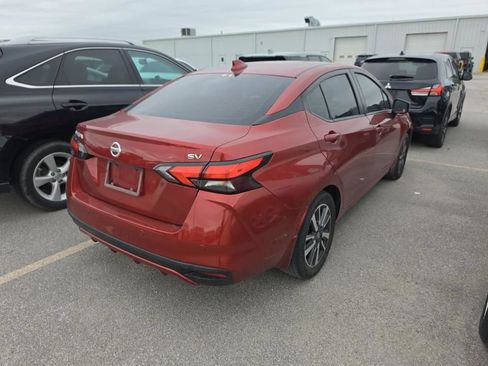 Used 2021 Nissan Versa SV FWD image 4