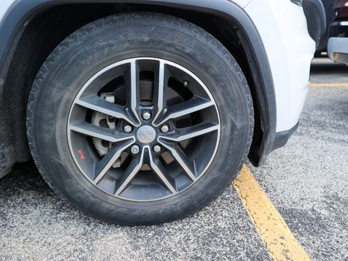Used 2018 Jeep Grand Cherokee Trailhawk w/ Trailhawk Luxury Group AWD/4WD image 13