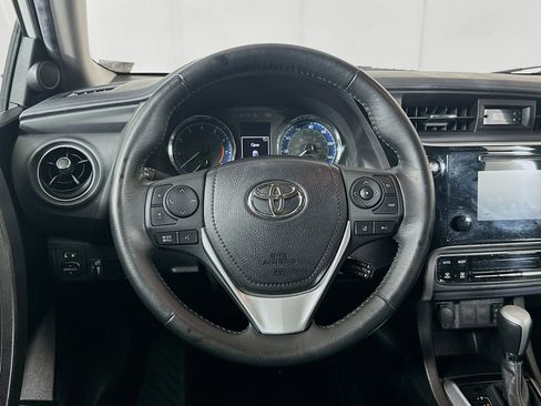 Used 2019 Toyota Corolla SE FWD image 18