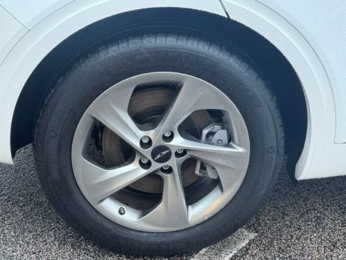 Used 2026 Genesis GV70 2.5T Select image 14