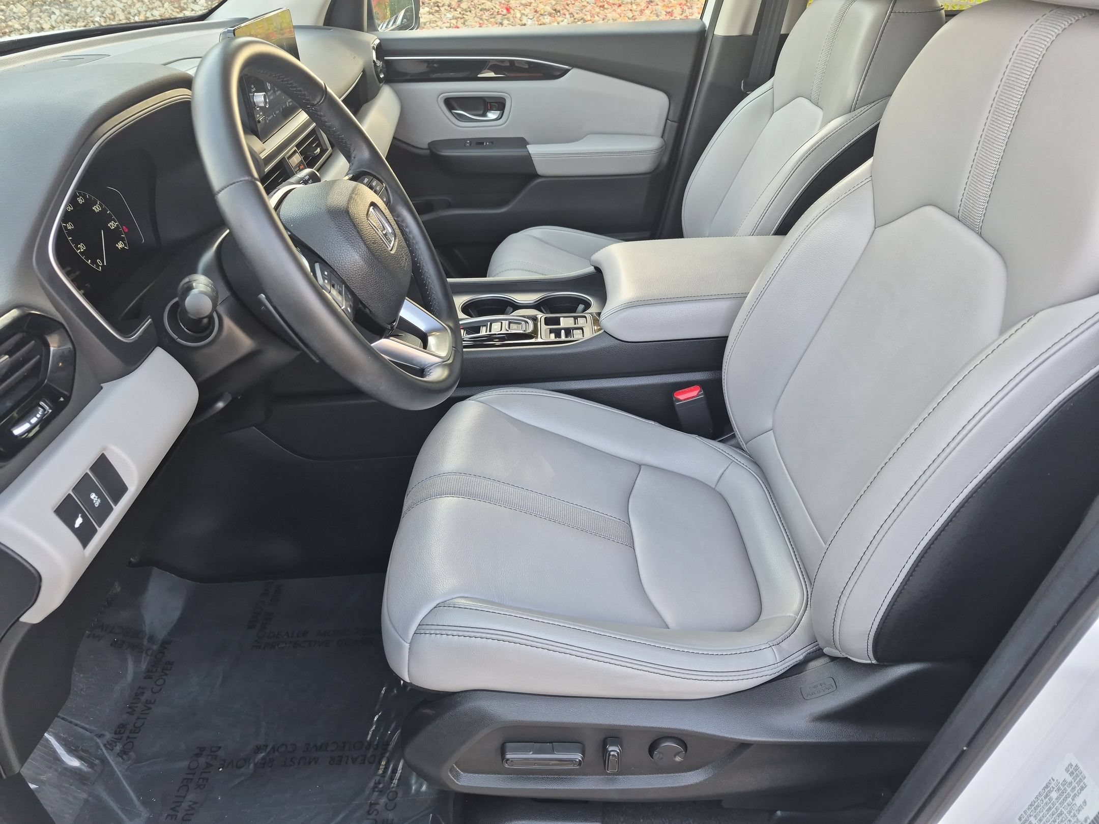 Used 2024 Honda Pilot Touring image 11