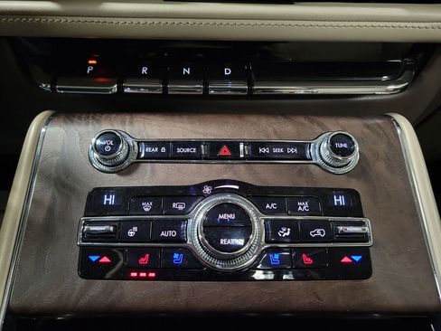 Used 2020 Lincoln Aviator Reserve w/ Equipment Group 201A image 18