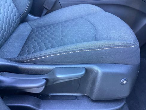 Used 2020 Chevrolet Equinox LT image 20