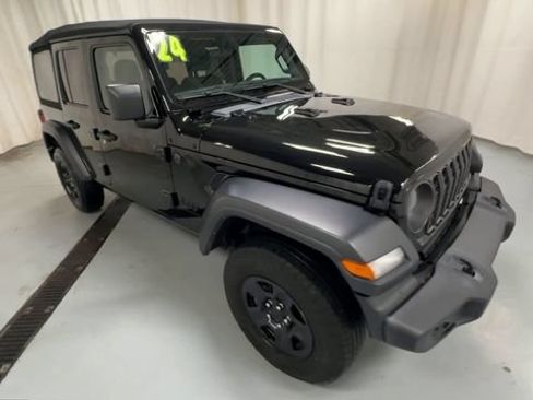 Used 2024 Jeep Wrangler Unlimited Sport AWD/4WD image 2