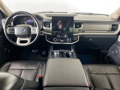 Used 2024 Ford Expedition XLT image 21