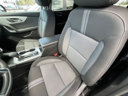 Used 2025 Chevrolet Blazer LT FWD image 37