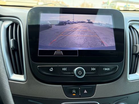 Used 2022 Chevrolet Malibu LT image 27