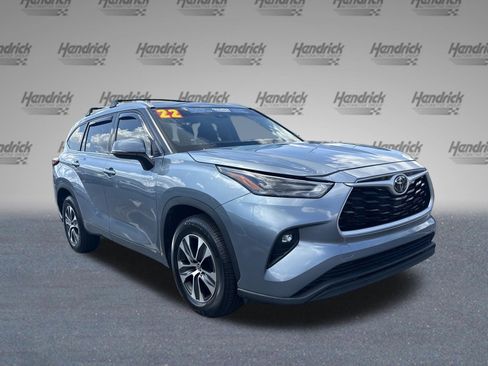Used 2022 Toyota Highlander XLE FWD image 8