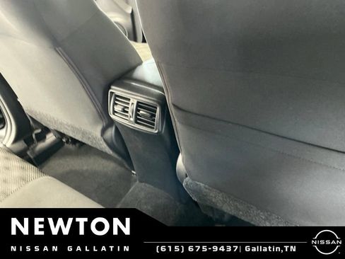 Used 2020 Nissan Rogue Sport SV FWD image 13