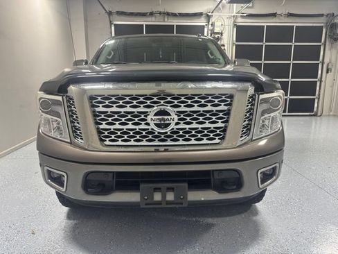 Used 2018 Nissan Titan Platinum Reserve w/ Platinum Utility Package AWD/4WD image 3