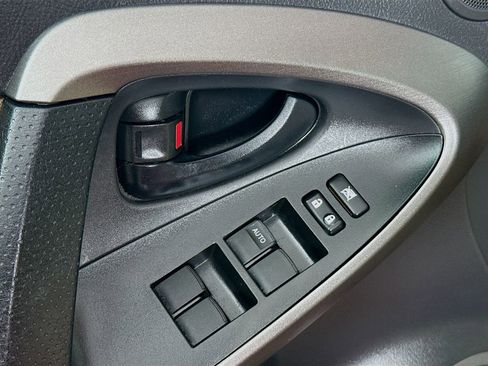 Used 2012 Toyota RAV4 FWD w/ Value Pkg image 11