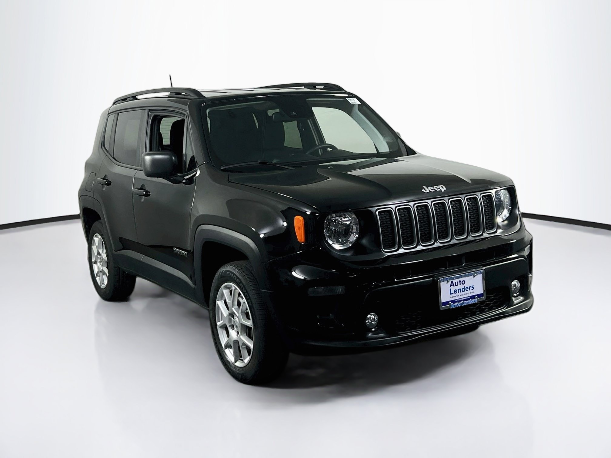 Used 2022 Jeep Renegade Latitude w/ Convenience Group AWD/4WD image 3