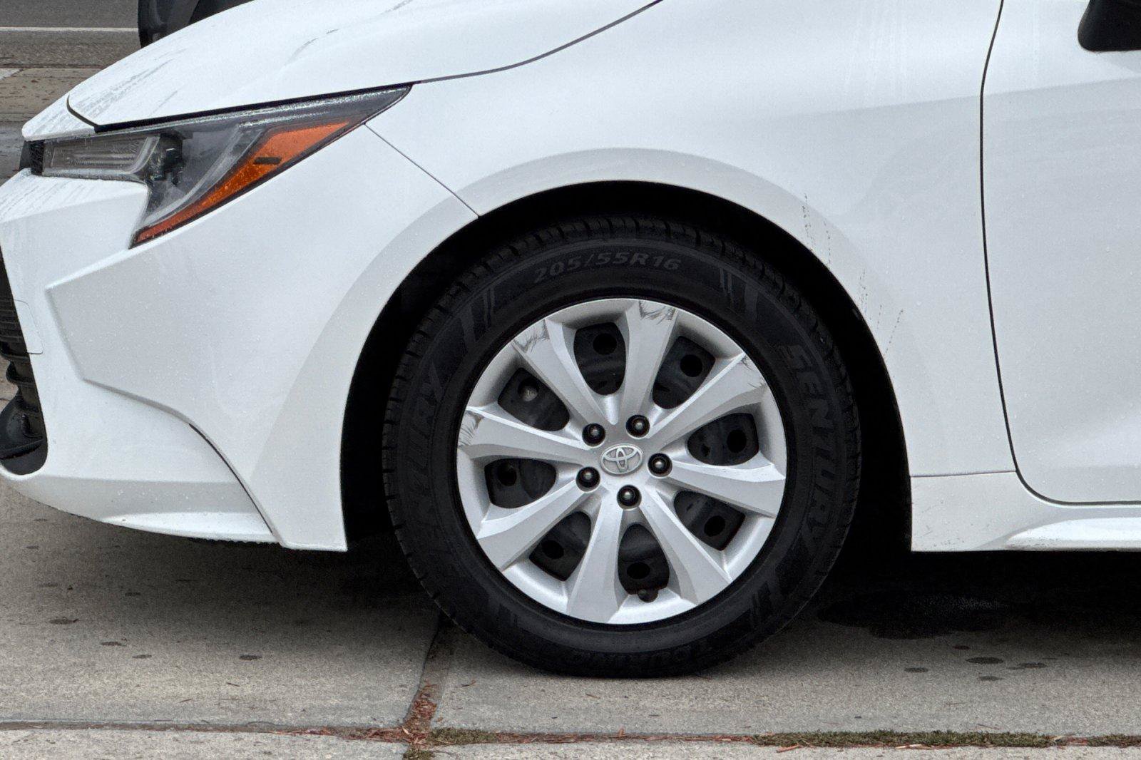 Used 2024 Toyota Corolla LE FWD image 27