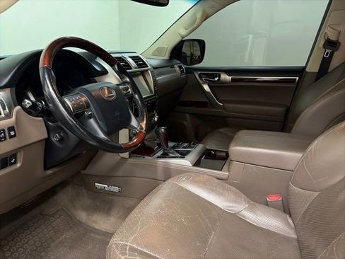 Used 2015 Lexus GX 460 Luxury w/ Preferred Accessory Package image 16