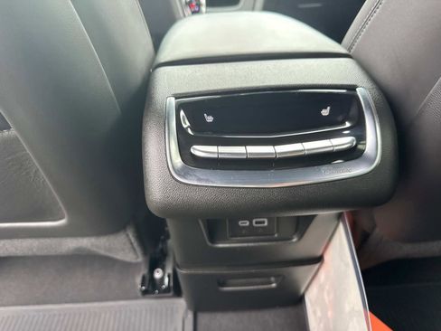 New 2025 Cadillac XT6 Premium Luxury w/ Platinum Package image 32