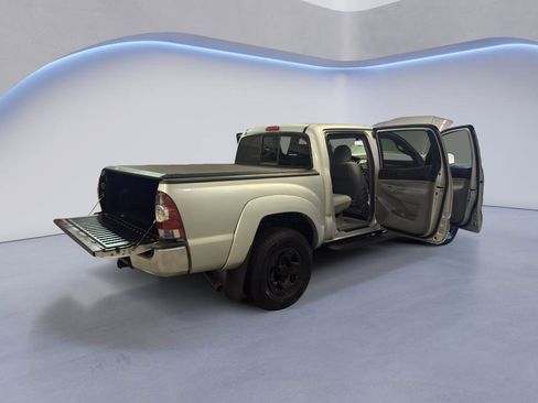 Used 2011 Toyota Tacoma 4x4 Double Cab w/ SR5 Pkg #2 image 13