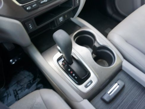 Used 2017 Honda Ridgeline RTL-T image 37