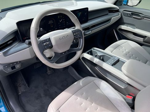 Used 2024 Kia EV9 Wind AWD/4WD image 19