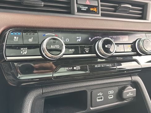 Certified 2024 Honda Pilot Elite image 24