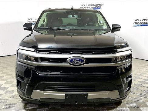 Used 2022 Ford Expedition XLT RWD image 2