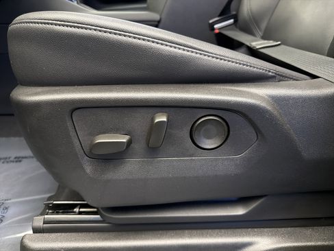 Used 2024 Chevrolet Tahoe Z71 w/ Luxury Package image 12