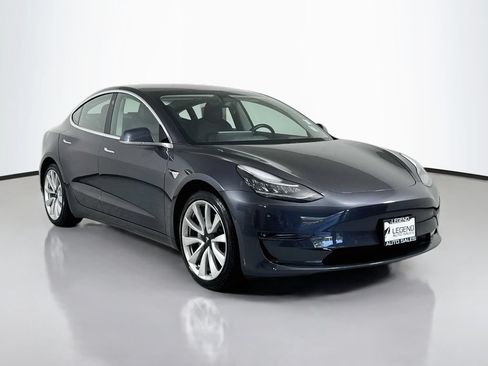 Used 2018 Tesla Model 3 Mid Range RWD image 4