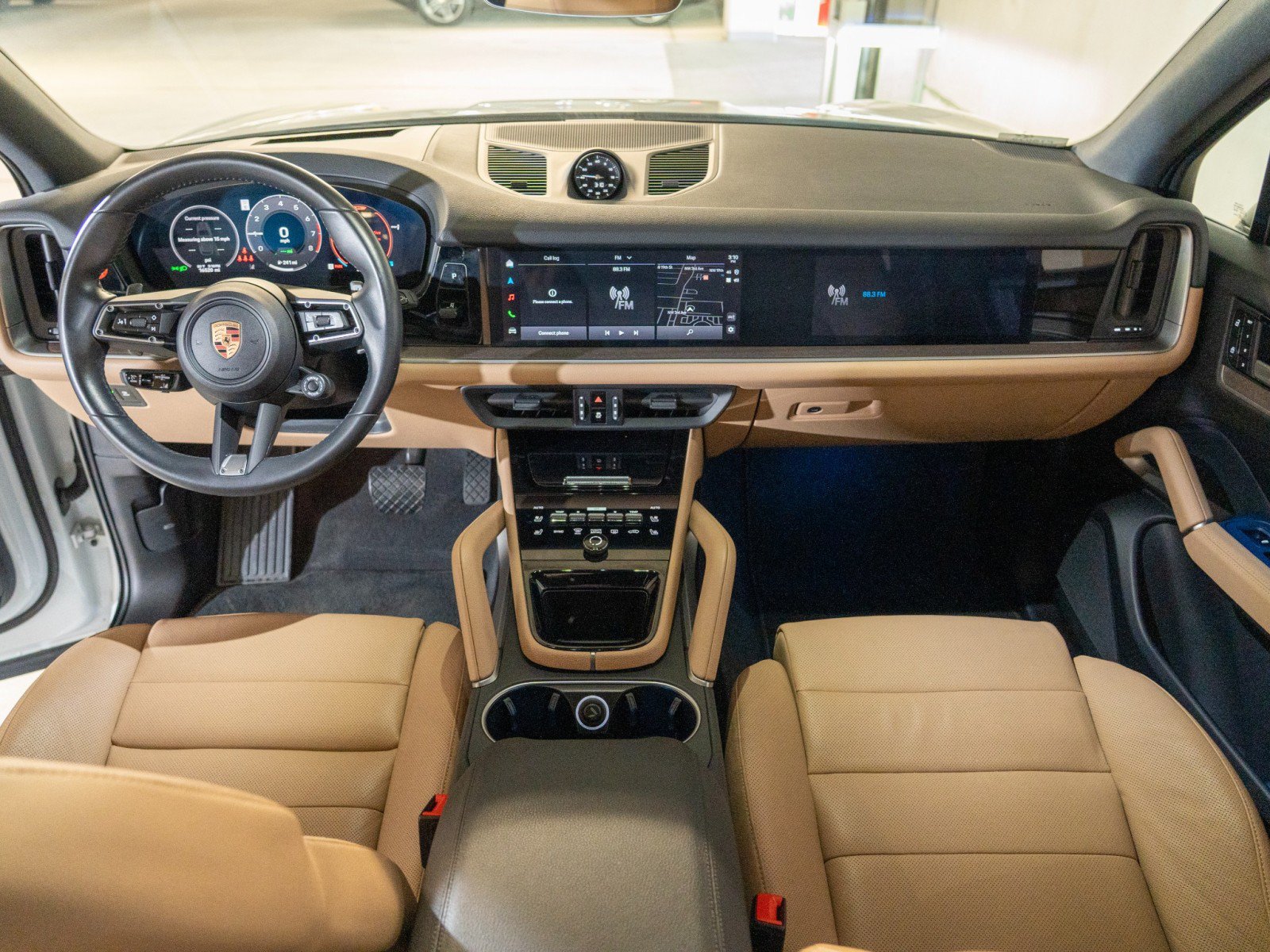 Certified 2025 Porsche Cayenne Coupe AWD/4WD image 26