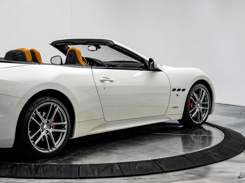 Used 2018 Maserati GranTurismo Sport image 21