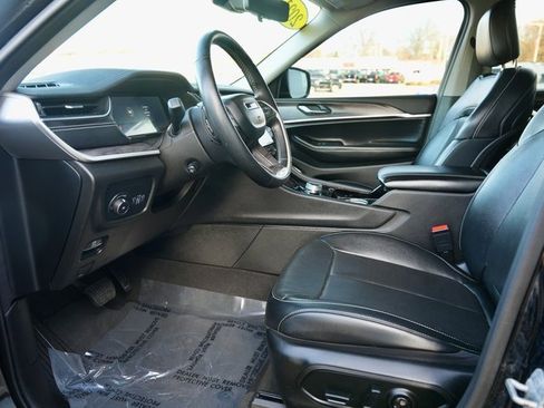 Used 2021 Jeep Grand Cherokee L Limited w/ Luxury Tech Group II image 13