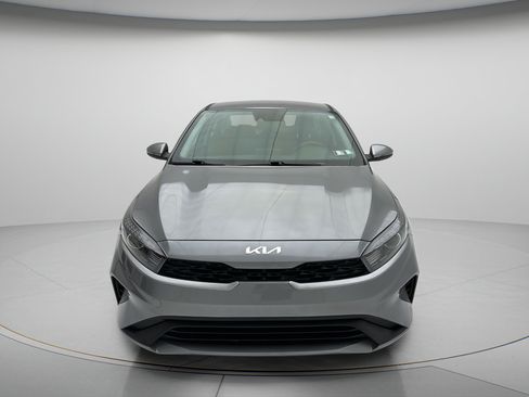 Used 2024 Kia Forte LXS w/ LXS Technology Package FWD image 2