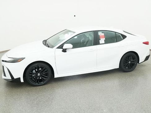 New 2026 Toyota Camry SE image 14