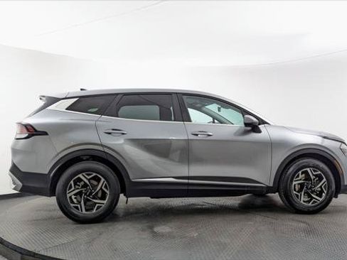 Used 2024 Kia Sportage LX FWD image 9