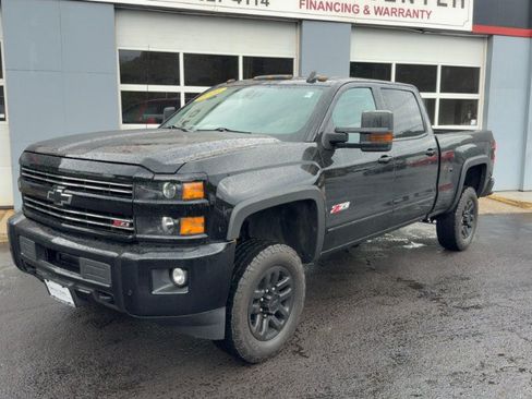 Used 2016 Chevrolet Silverado 2500 LT w/ Midnight Edition AWD/4WD image 2