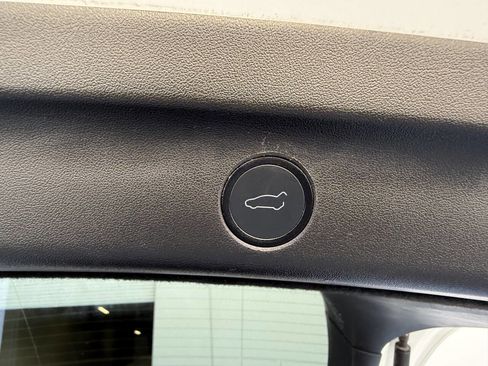 Used 2020 Tesla Model Y Long Range image 24