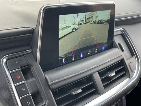 Used 2022 GMC Yukon SLT w/ SLT Premium Package image 24