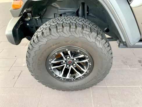 Used 2024 Jeep Wrangler Unlimited Rubicon w/ XTREMEE 35" Tire Package AWD/4WD image 12