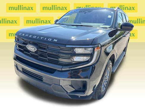 Certified 2025 Ford Expedition Max Active RWD image 10
