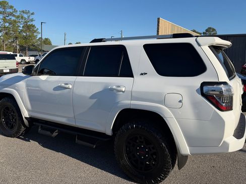 Used 2022 Toyota 4Runner SR5 Premium image 8