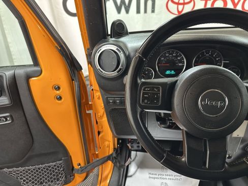 Used 2013 Jeep Wrangler Unlimited Rubicon w/ Connectivity Group image 26