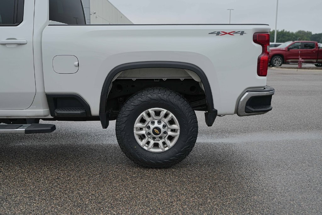 Used 2025 Chevrolet Silverado 2500 LT w/ Convenience Package AWD/4WD image 13