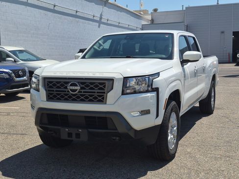 Used 2023 Nissan Frontier SV w/ Technology Package AWD/4WD image 10