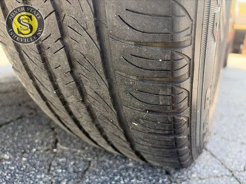 Used 2017 Volvo XC60 T5 Dynamic w/ Preferred Option Package image 10