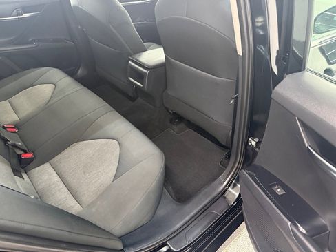 Used 2020 Toyota Camry LE w/ Convenience Package image 17