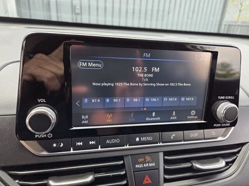 Used 2023 Nissan Altima 2.5 S FWD image 9