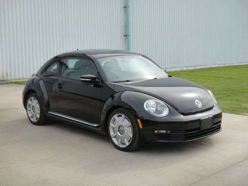 Used 2012 Volkswagen Beetle 2.5 image 4